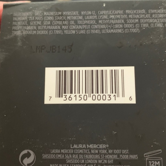 Laura Mercier Loose Setting Powder - Tan - Picture 4 of 5